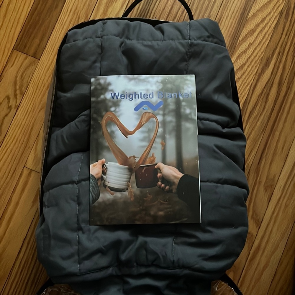 AN weighted blanket 12lbs, twin size